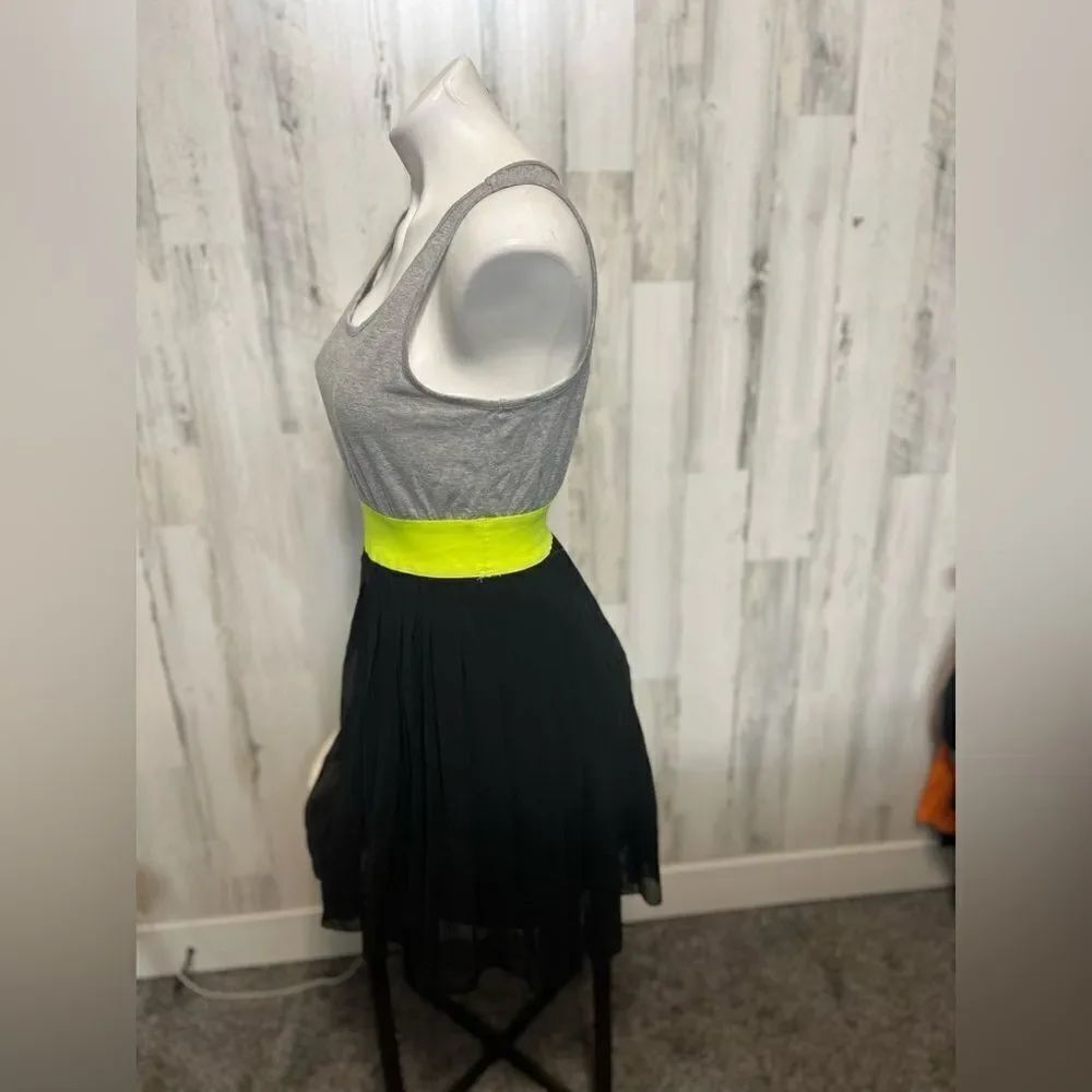 Gray and black dress - Picture 5 of 6